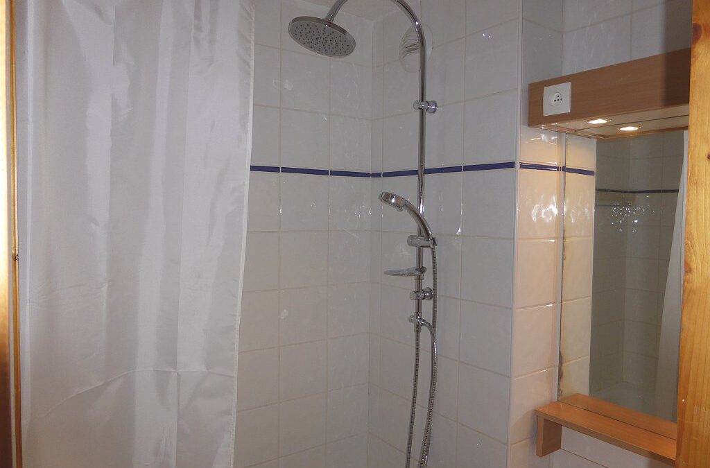 Badkamer van appartement Souche 15
