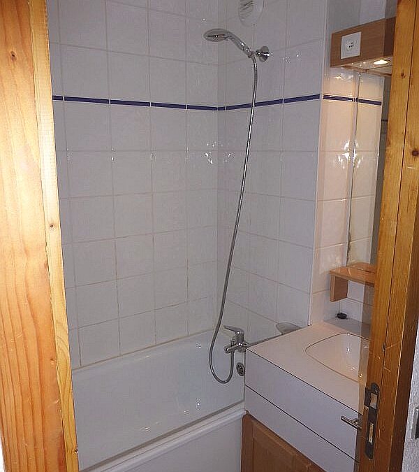 Badkamer van appartement Souche 15