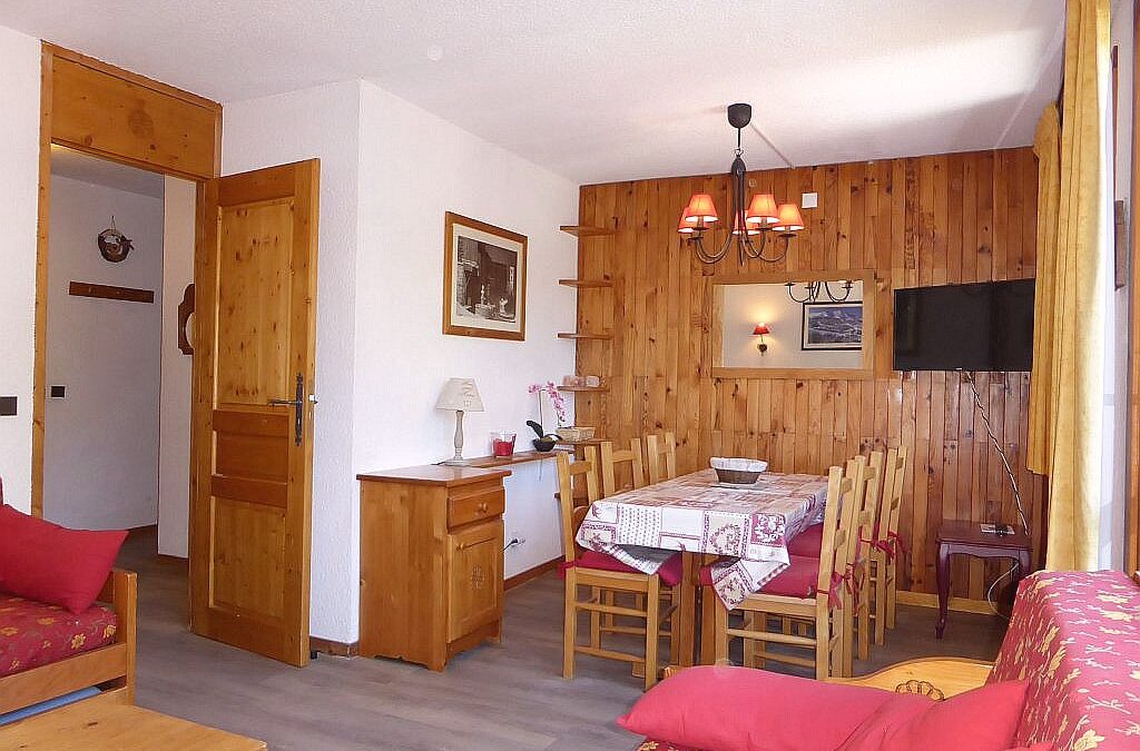 Eethoek en kamer van appartement Souche 15