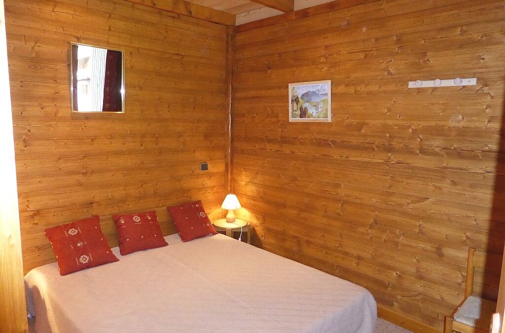 Slaapkamer van appartement Souche 23