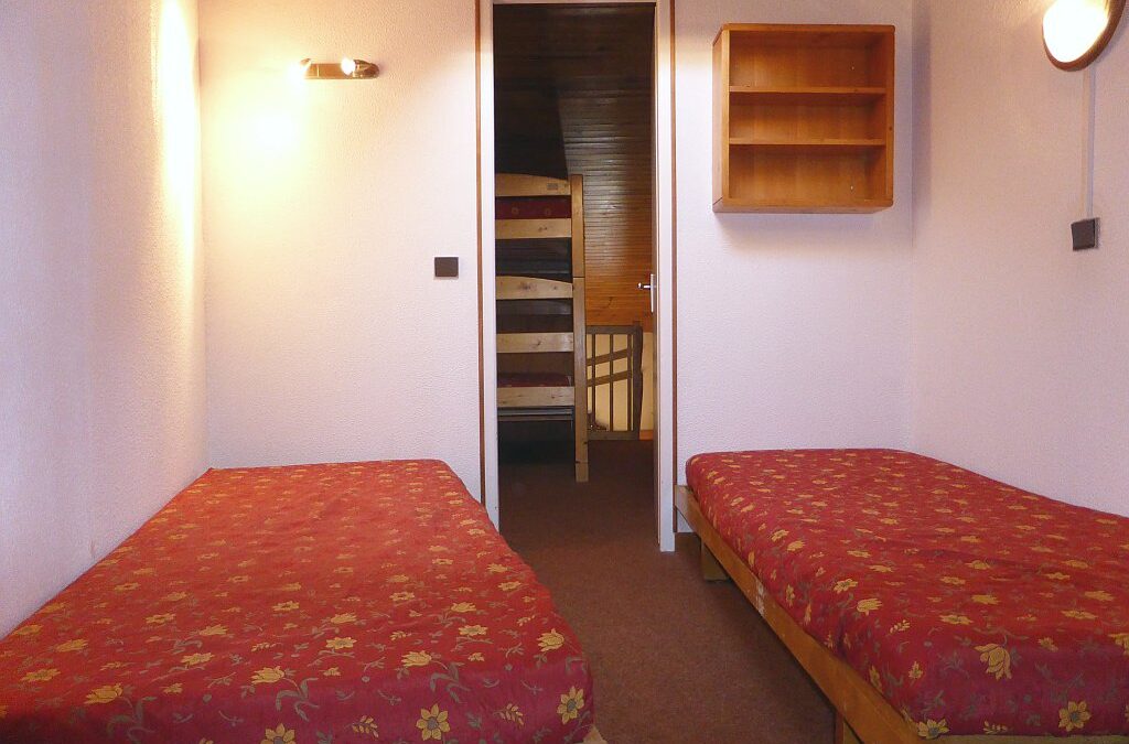 Slaapkamer met twee eenpersoonsbedden Clairière 35