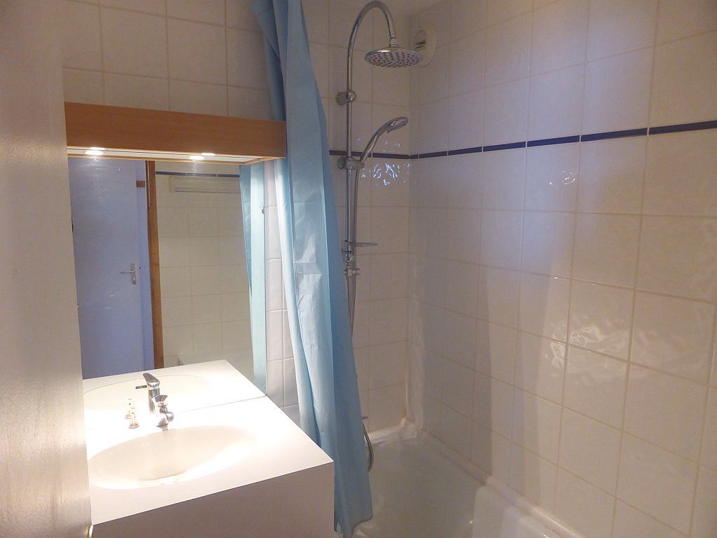 Foto van de badkamer van appartement Clairière 27