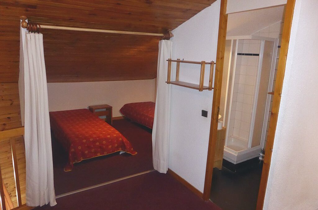 Slaapkamer boven Clairière 27
